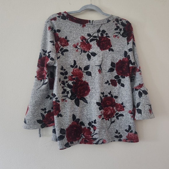 A. BYER gray floral flare blouse keyhole detail top womens XL roses career - Picture 3 of 7